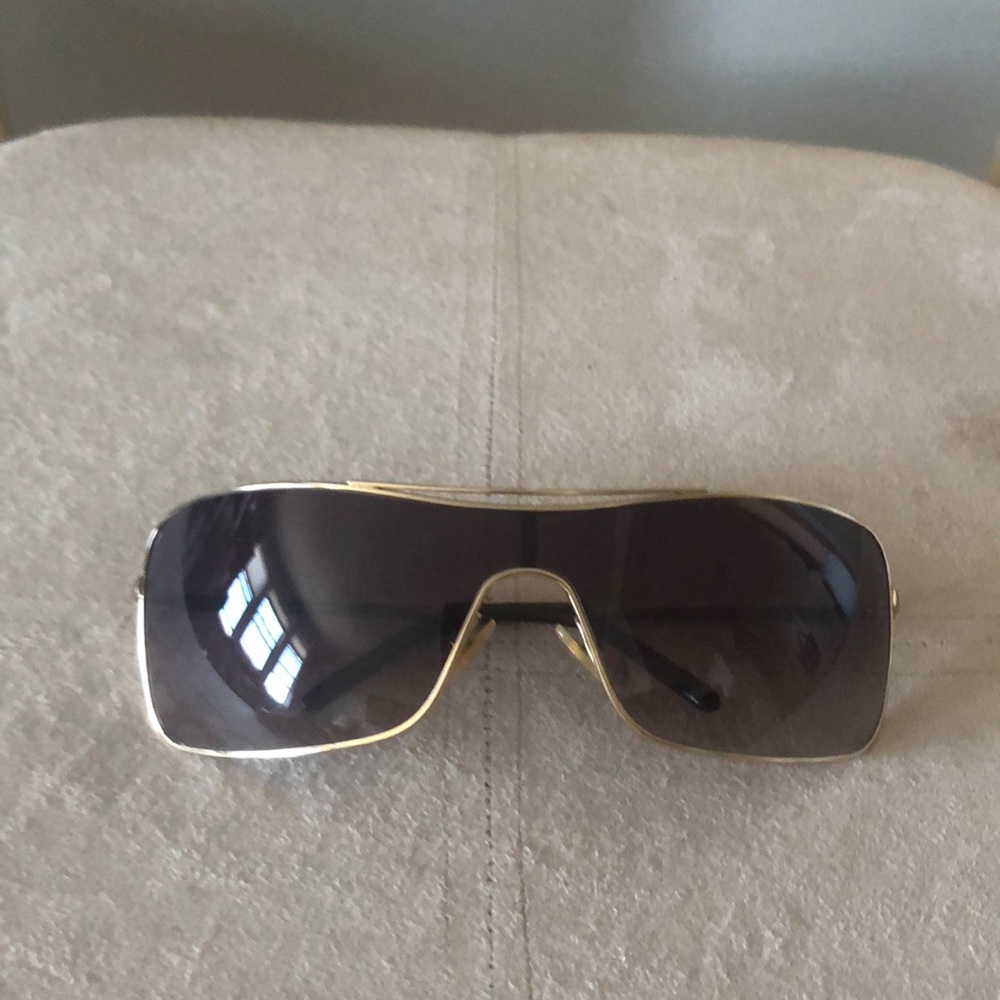 Vogue sunglasses, barely worn!